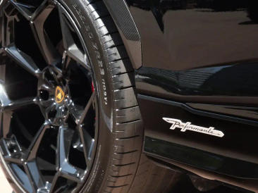 Lamborghini Urus Urus Performante — photo 27