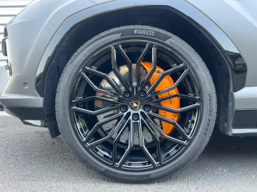 Lamborghini Urus Urus SE — photo 14