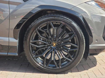 Lamborghini Urus Urus SE — photo 9