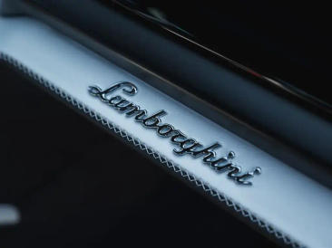 Lamborghini Urus Urus SE — photo 18