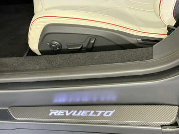 Lamborghini Revuelto Revuelto — photo 24