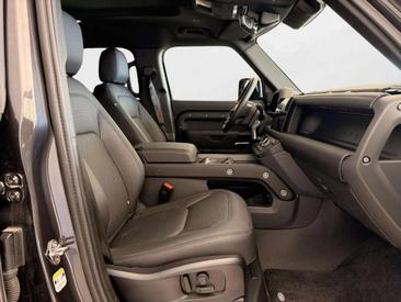 Land Rover Defender 110 X-Dynamic SE 3.0D I6 250 CV AWD Auto — photo 3