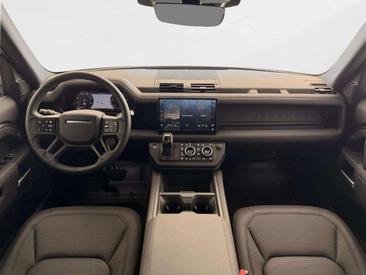 Land Rover Defender 110 X-Dynamic SE 3.0D I6 250 CV AWD Auto — photo 4