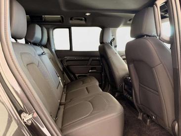 Land Rover Defender 110 X-Dynamic SE 3.0D I6 250 CV AWD Auto — photo 5