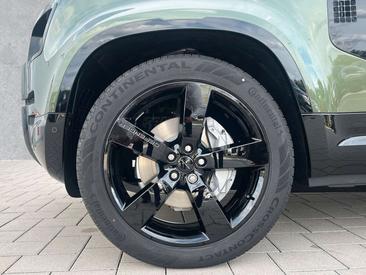 Land Rover Defender 110 P300e X-Dynamic HSE AHK ACC HUD Vert — photo 9