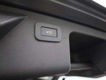 Land Rover Discovery Sport P300e PHEV AWD Auto R-Dynamic S — photo 13