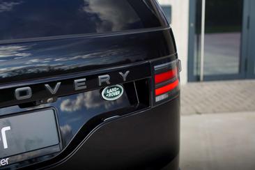 Land Rover Discovery R-Dynamic SE 3.0D D250 — photo 9