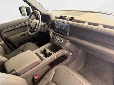 Land Rover Defender 110 X-Dynamic SE 3.0D I6 250 CV AWD Auto — photo 10