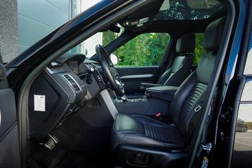 Land Rover Discovery R-Dynamic SE 3.0D D250 — photo 13