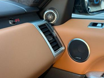 Land Rover Range Rover Sport SVR — photo 21
