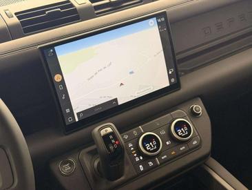 Land Rover Defender 110 X-Dynamic SE 3.0D I6 250 CV AWD Auto — photo 14