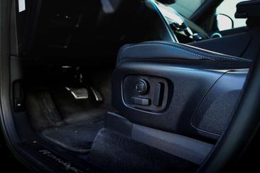 Land Rover Discovery R-Dynamic SE 3.0D D250 — photo 15