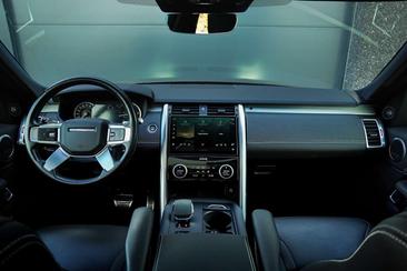 Land Rover Discovery R-Dynamic SE 3.0D D250 — photo 16