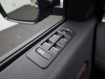Land Rover Discovery Sport P300e PHEV AWD Auto R-Dynamic S — photo 25