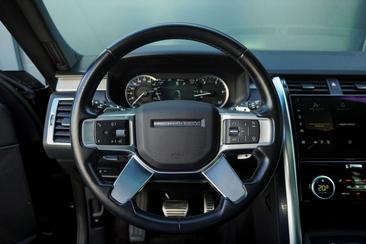 Land Rover Discovery R-Dynamic SE 3.0D D250 — photo 17