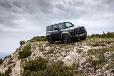 Land Rover Defender 90 D200 X-Dynamic SE AWD Auto 26MY — photo 9