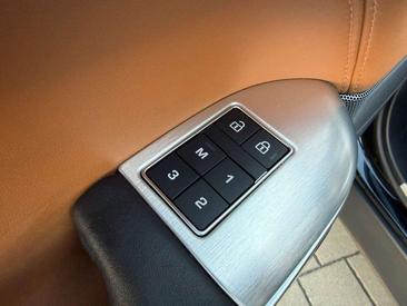Land Rover Range Rover Sport SVR — photo 25