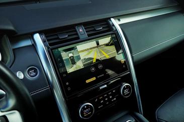 Land Rover Discovery R-Dynamic SE 3.0D D250 — photo 20