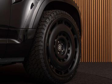 Land Rover Defender 110 X-Dynamic HSE HERITAGE 2.0 P300e — photo 10