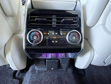 Land Rover Range Rover D350 — photo 25