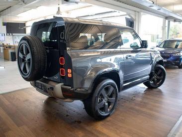 Land Rover Defender 90 X-Dynamic SE D300 — photo 5