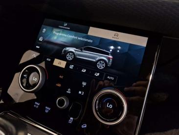 Land Rover Range Rover Evoque 2.0D I4 163CV AUTOCARRO AWD R-Dynamic S — photo 21