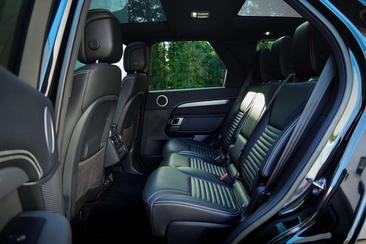 Land Rover Discovery R-Dynamic SE 3.0D D250 — photo 23