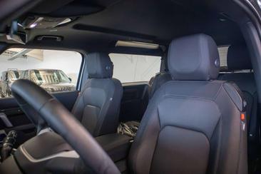 Land Rover Defender 90 X-Dynamic SE D300 — photo 8