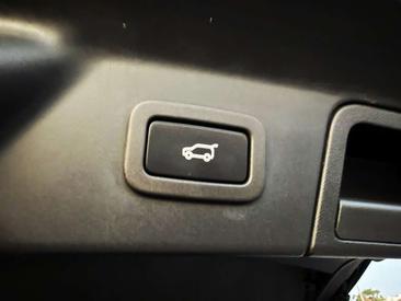 Land Rover Range Rover Velar 2.0D I4 MHEV R-Dynamic S 4WD Aut. 204 R-Dynamic S — photo 35