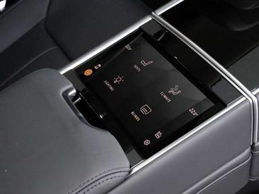 Land Rover Range Rover P550e Hybrid Autobiography — photo 9