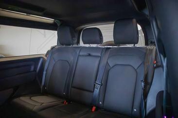 Land Rover Defender 90 X-Dynamic SE D300 — photo 10