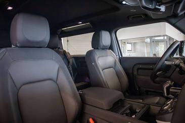 Land Rover Defender 90 X-Dynamic SE D300 — photo 12