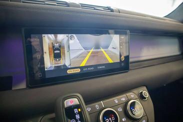 Land Rover Defender 90 X-Dynamic SE D300 — photo 15