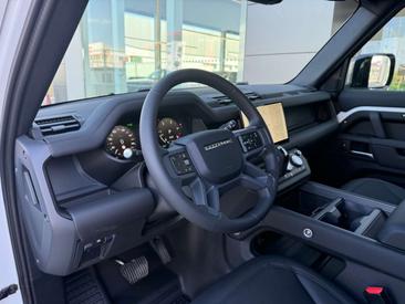 Land Rover Defender 110 X-Dynamic SE 3.0D L6 MHEV AWD Aut. 250 — photo 8