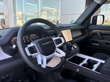 Land Rover Defender 110 Brun 3.0D L6 MHEV S AWD Aut. 250 — photo 12