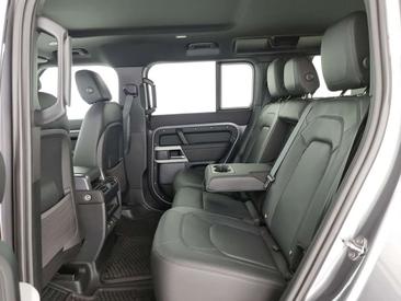 Land Rover Defender 110 SE Awd 3.0d I6 Mhev 250cv Auto — photo 19