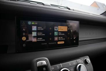 Land Rover Defender 90 X-Dynamic SE D300 — photo 22