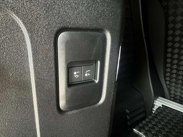 Land Rover Defender 90 D200 S — photo 11