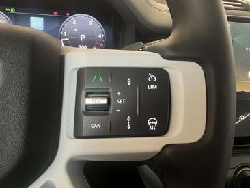 Land Rover Defender 90 D200 S — photo 12