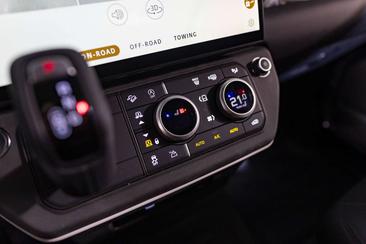 Land Rover Defender 110 HARDTOP S D250 — photo 47