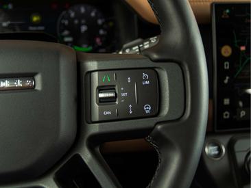 Land Rover Defender 110 X-Dynamic HSE URBAN 2.0 P300e — photo 27