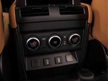 Land Rover Defender 110 X-Dynamic HSE URBAN 2.0 P300e — photo 28