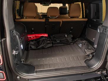 Land Rover Defender 110 X-Dynamic HSE URBAN 2.0 P300e — photo 29