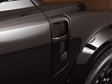 Land Rover Defender 110 X-Dynamic HSE URBAN 2.0 P300e — photo 35