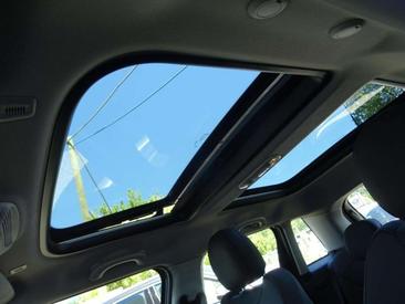 Mini Cooper E — photo 11