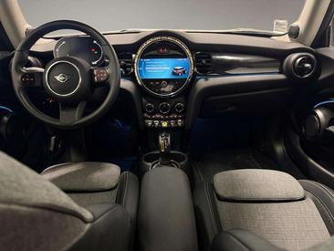 Mini Electric Cooper SE — photo 10