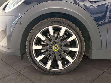 Mini Electric Cooper SE — photo 14