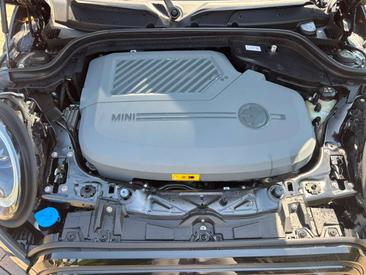 Mini Electric Yours Cooper SE — photo 10