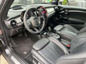 Mini Electric Yours Cooper SE — photo 11