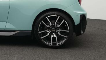 Mini Cooper SE JCW — photo 13